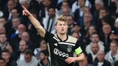 Matthijs de Ligt jest bliski przejścia do Juventusu (wideo)