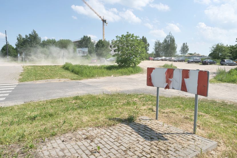 Nowa dwupasmówka zaczynałaby się na rondzie, na którym zbiega się dzisiaj ul. Franczaka, ul. Dekutowskiego (na zdjęciu) oraz Droga Męczenników Majdanka