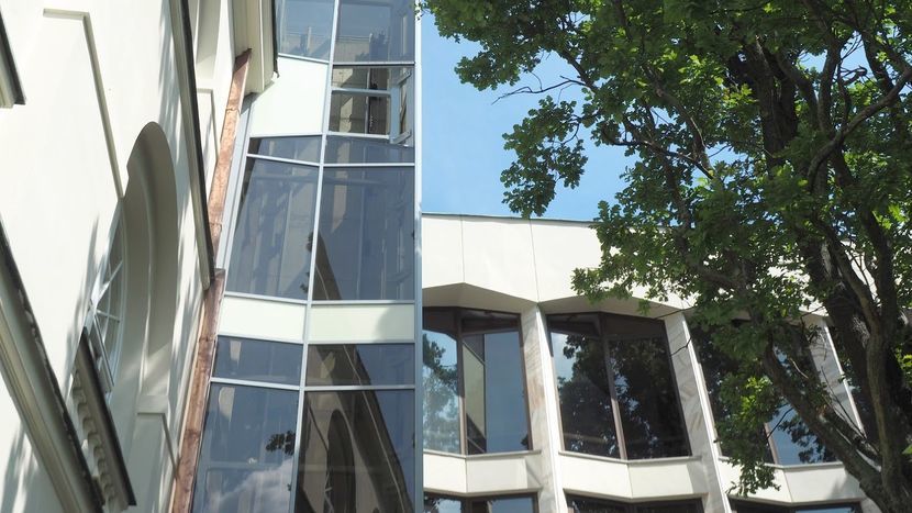 Wyłączone z użytku do odwołania zostały dwie windy na dziedzińcu gmachu głównego Katolickiego Uniwersytetu Lubelskiego