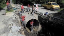 Świdnik: Woda już raz zalała niedokończony kolektor deszczowy. Ale to nie jedyny problem