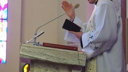 Lubelski ksiądz odchodzi z kapłaństwa? "Czuję się bardziej wolnym człowiekiem"