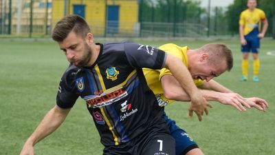 Sylwester Lis (z piłką) to jeden z najlepszych zawodników Granitu w zakończonym w sobotę sezonie