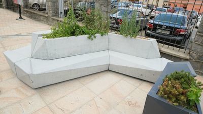 Przy ul. Lubartowskiej i Świętoduskiej stoją niedokończone betonowe konstrukcje