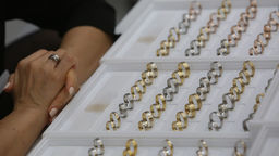 Ekspedientka podmieniała brylanty u jubilera w Lublinie. Musi się teraz tłumaczyć przed sądem