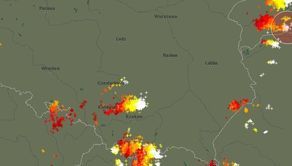 Sieć wykrywania wyładowań atmosferycznych i burz w czasie rzeczywistym, stan na godz. 15:36