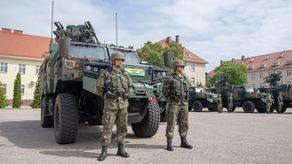 „Żelazna” ma być jedną z najnowocześniej uzbrojonych formacji w Polsce, m.in. w moździerze Rak, haubice Krab, zestawy przeciwlotnicze Poprad