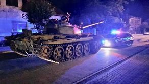 Wybrał się na przejażdżkę czołgiem po ulicach miasta. Miał prawie promil