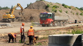 Prace na budowie linii kolejowej Lublin - Warszawa wznowione. Na pociągi poczekamy do jesieni [zdjęcia]