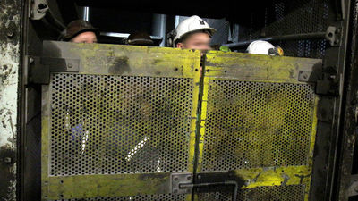 Ewakuacja w kopalni w Bogdance. Przez wzrost stężenia tlenku węgla