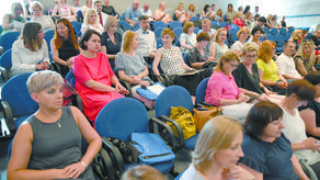 Z okazji 100-lecia polskiej kurateli sądowej w Lublinie odbyła się konferencja „Sto lat w służbie społeczeństwu”. Rozmawiano m.in. o roli kuratorów, dobrych praktykach w ich pracy oraz nowych wyzwaniach, jakie przed nimi stoją, w szczególności w kontekście projektowanych przez Ministerstwo Sprawiedliwości zmian w obowiązującej od 2001 roku ustawie o kuratorach sądowych. Aktualnie konsultowany projekt ustawy wzbudza duży niepokój w środowisku kuratorskim.