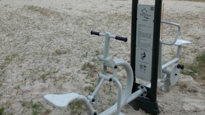 Siłownia na jeziorem
