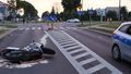 Radzyń Podlaski: Motocyklista uderzył w znak drogowy na rondzie