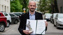 – Wyróżnienia cieszą, ale najlepszą nagrodą jest zainteresowanie firmy, która chce zakupić licencję – mówi dr hab. Jerzy Wielbo z Wydziału Biologii i Biotechnologii UMCS