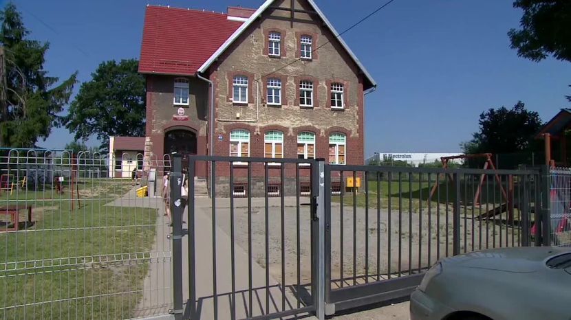 Szkoła podstawowa w Mrowinach