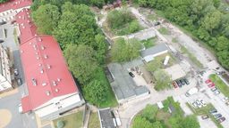 Rozbudowa szpitala przy ul. Staszica. Mieli wyciąć 157 drzew, konserwator ocalił 49 z nich