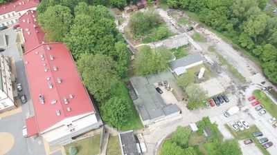 Rozbudowa szpitala przy ul. Staszica. Mieli wyciąć 157 drzew, konserwator ocalił 49 z nich