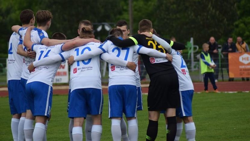 Unia Hrubieszów na dwie kolejki przed końcem sezonu zapewniła sobie awans do IV ligi<br />
<br />
