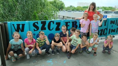 Chrząszcz brzmi na tarasie w bibliotece na Czechowie