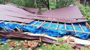 Lubelskie: Uszkodzonych 16 domów, burza zniszczyła dach kościoła