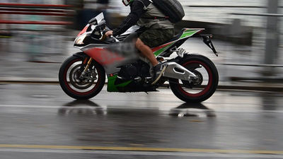 Ucieczka przed policjantami zakończona upadkiem. Na motocyklu 15-latek