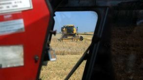 Turysto, nie zostawiaj auta gdzie popadnie. Samochody mogą utrudniać pracę rolnikom