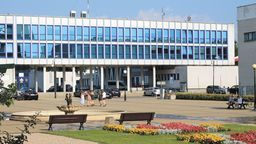 Puławscy urzędnicy zdążyli się już przyzwyczaić do tego, że pozyskanie z rynku nowych pracowników najczęściej wymaga więcej niż jednego procesu rekrutacyjnego. Niektóre stanowiska pozostają nieobsadzone od miesięcy
