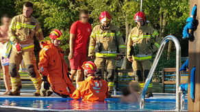Pogotowie ratunkowe na Słonecznym Wrotkowie. Dziecko zostało przyssane do ściany bocznej w basenie