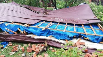 Nawałnica w okolicach Kraśnika. Zerwane dachy, zalane piwnice [zdjęcia]