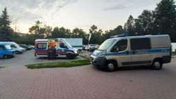 Moment interwencji policji i zespołu ratownictwa medycznego pod Stokrotką przy ul. Radości zarejestrował nasz Czytelnik