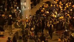 Ponad 40 rannych w starciach protestujących z policją w Hongkongu [wideo]