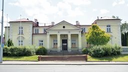 Lublin: Podczas wojny był tu niemiecki szpital wojskowy. Nikt nie chce kupić znanego budynku