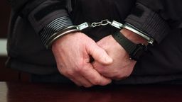 Wpadł w szał i wrócił z siekierami. Tłukł inwalidę taboretem, niszczył mieszkanie