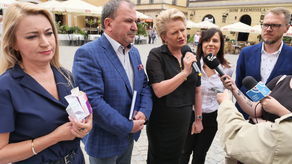 Lubelscy politycy PO poszli do apteki. Leków nie kupili