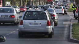 Zmiany w prawie drogowym. Jazda "na suwak" będzie obowiązkowa? [wideo]