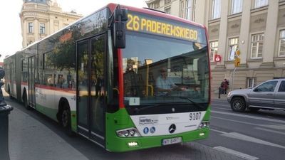 Spółka Warbus wypowiedziała umowę. Twierdzi, że miasto jest jej winne pieniądze z tytułu niewłaściwej waloryzacji stawki za przejechane kilometry