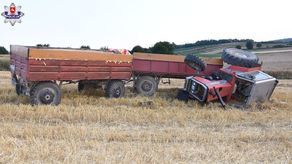 Wypadek w czasie żniw. 57-letni rolnik został przygnieciony przez ciągnik [zdjęcia]