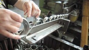 Na Fabryce Łożysk Tocznych staną solary? Firma chce budować farmę fotowoltaiczną