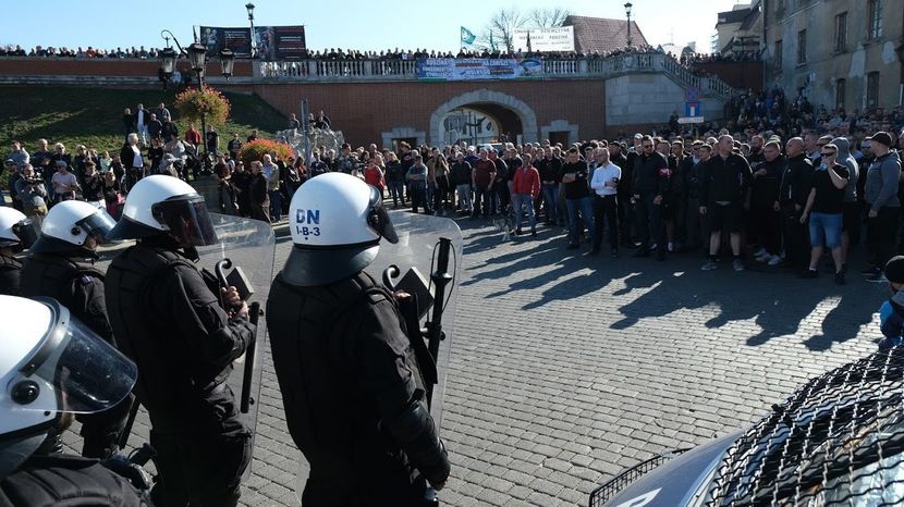 Policja zabezpiecza ubiegłoroczny Marsz Równości w Lublinie