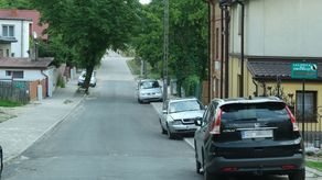 Ulica Śliska. Materiały rozbiórkowe posłużyły do naprawy chodników 
