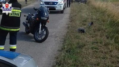 Motocyklista wyprzedzał, przewrócił się i wpadł pod nadjeżdżający samochód