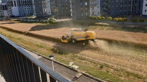 Lublin: Żniwa pod oknami bloków. W okolicy cieszą się z takich widoków, a rolnik pozdrawia mieszkańców