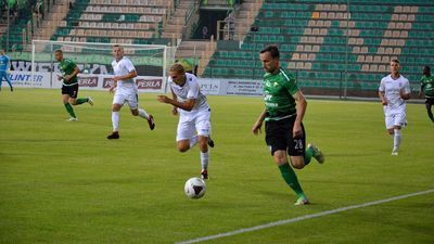 Paweł Wojciechowski w tym sezonie o miejsce w ataku będzie rywalizować z Przemysławem Banaszakiem

