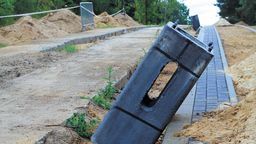 Najwięcej nawierzchni z betonowych płyt jest na os. Włostowice. Na zdjęciu przebudowywana właśnie ul. Powstańców Listopadowych
