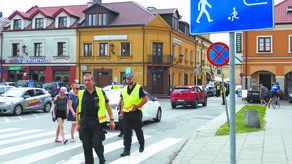 Na ulicach, którymi można się dostać na Stare Miasto pojawiły się tablice informujące kierowców, że znajdują się w strefie zamieszkania