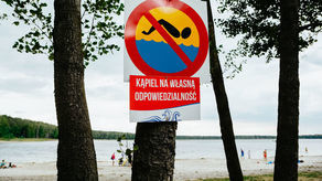 Jezioro Piaseczno: "Kąpiel na własną odpowiedzialność". Gmina stawia tabliczki