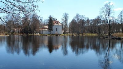 Kościół św. Jana Nepomucena jest jednym z bardziej charakterystycznych zwierzynieckich zabytków 