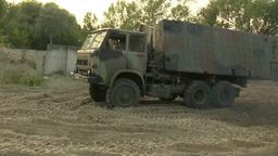 Szykują alternatywny rurociąg w Warszawie. Żołnierze rozpoczęli budowę mostu pontonowego