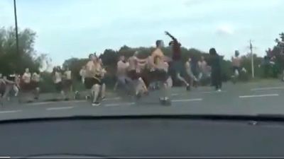 Ustawka kiboli w Kędzierzynie Koźlu. Ośmiu pseudokibiców zatrzymanych [wideo]