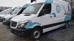 W 2018 r. każde województwo dostało po jednym takim pojeździe. Chodzi o dotarcie do miejscowości, w których nie ma szkolnych gabinetów i dostęp do leczenia stomatologicznego jest utrudnionyfot. 