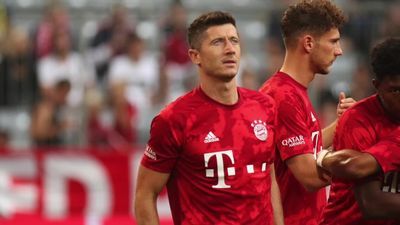 Robert Lewandowski jednak nie przedłuży umowy z Bayernem? (wideo)